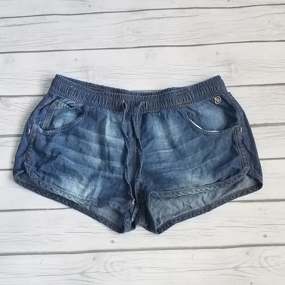 Indigo Rein Pants - Indigo Rein | Chambray Jean Short Shorts (A40) Indigo Rein Pants - Indigo Rein | Chambray Jean Short Shorts (A40)